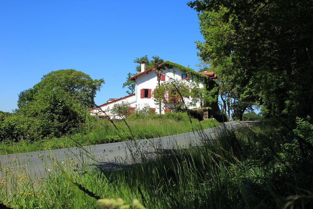 Bed and Breakfast La Ferme Ostalapia Ahetze Exteriér fotografie